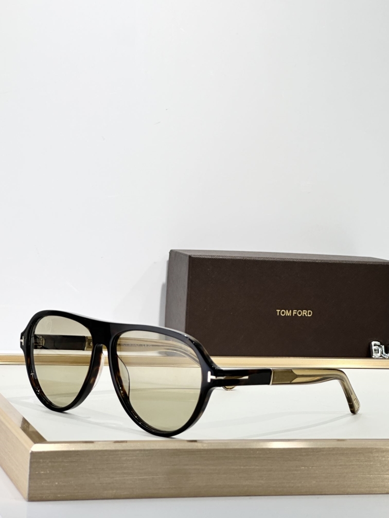 TOM FORD